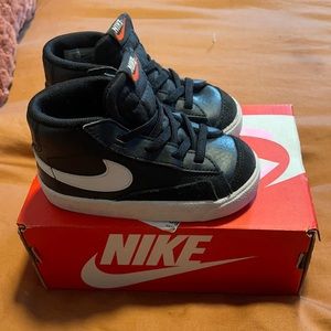 Black and white Nike Blazers size 7 toddler size